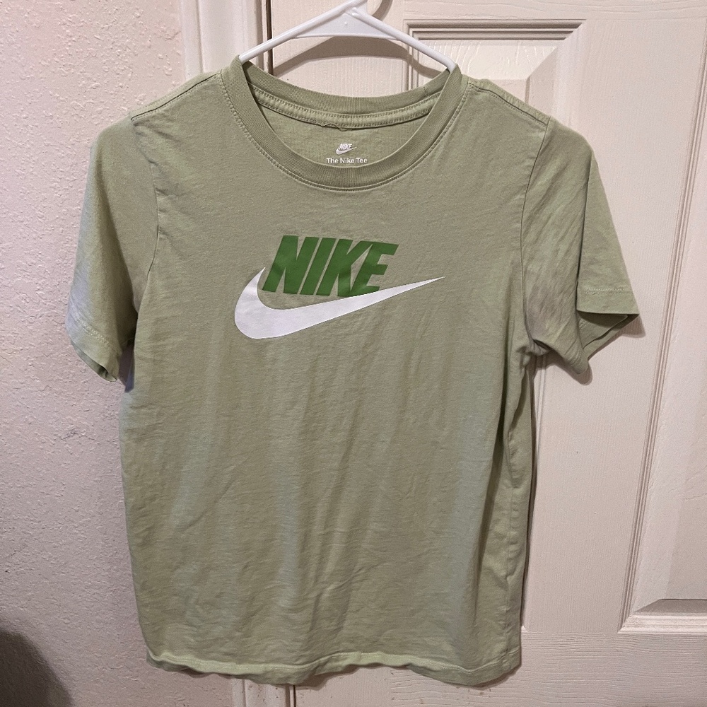 Nike tee